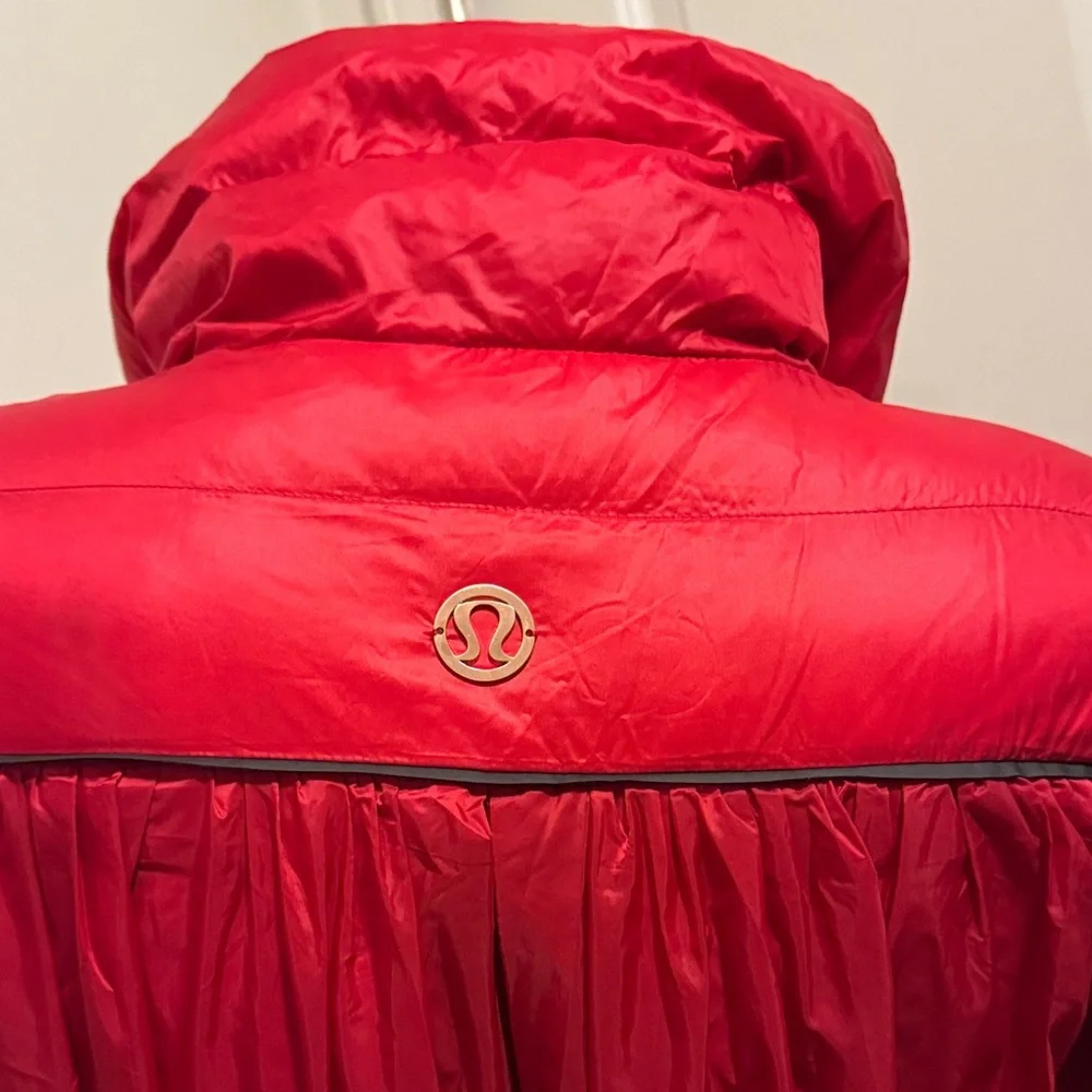 lululemon athletica Vibrant Red Quilted Puffer Jacket - Picture 13 of 16